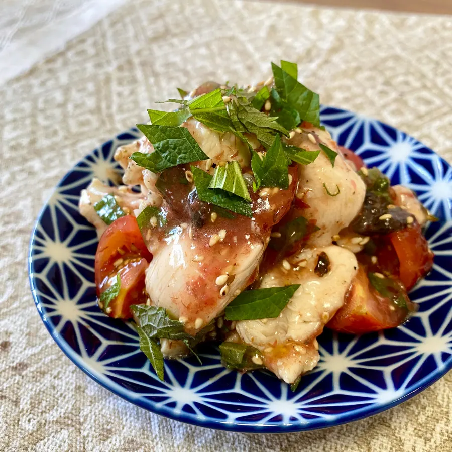 これでOK!ふっくら鶏胸肉の梅紫蘇和え の作り方 1