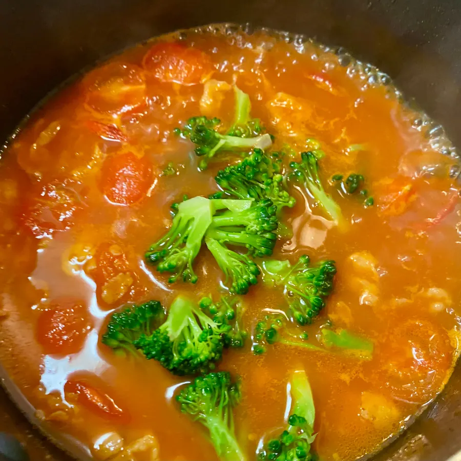 野菜ジュースをリメイク！時短・栄養満点!!豚バラ肉で【コク旨スープ】 の作り方 9